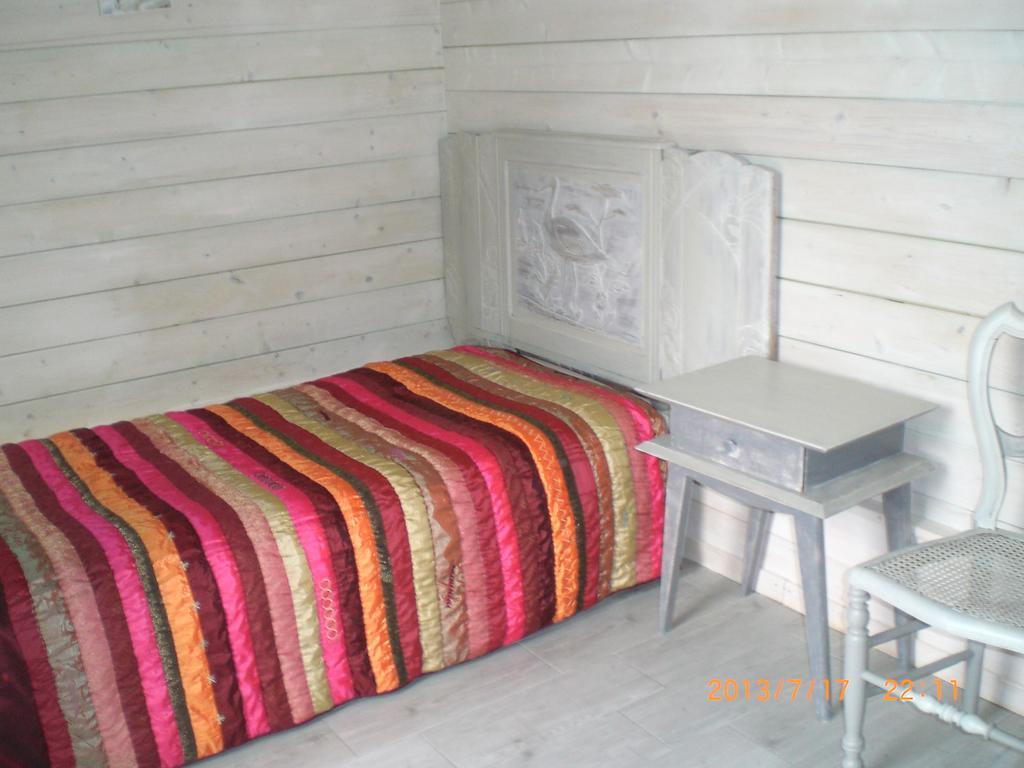 Chambres D'Hotes Le Clos Des Senteurs Malemort Exterior photo